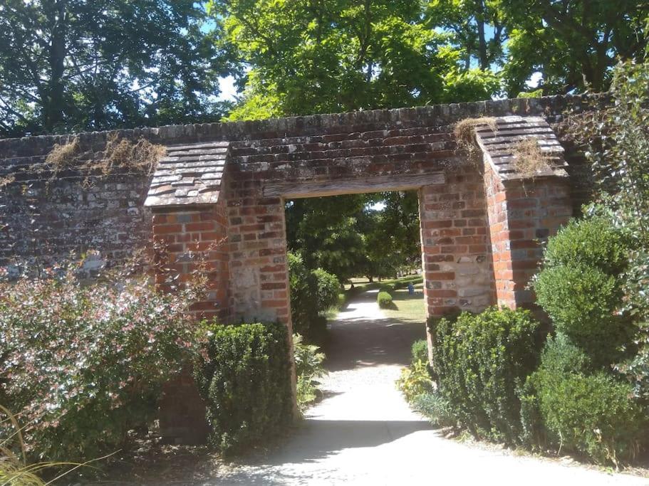 Welcoming Cottage In Chichester Near City Centre Luaran gambar